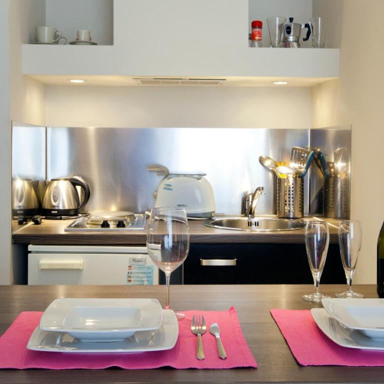 Sorrento Apartments One - Deluxe Double Room with Balcony - 6
