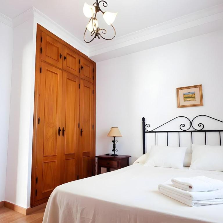 Apartamento familiar en Conil - Piscina compartida parking y playa cerca en coche - Apartment - 7