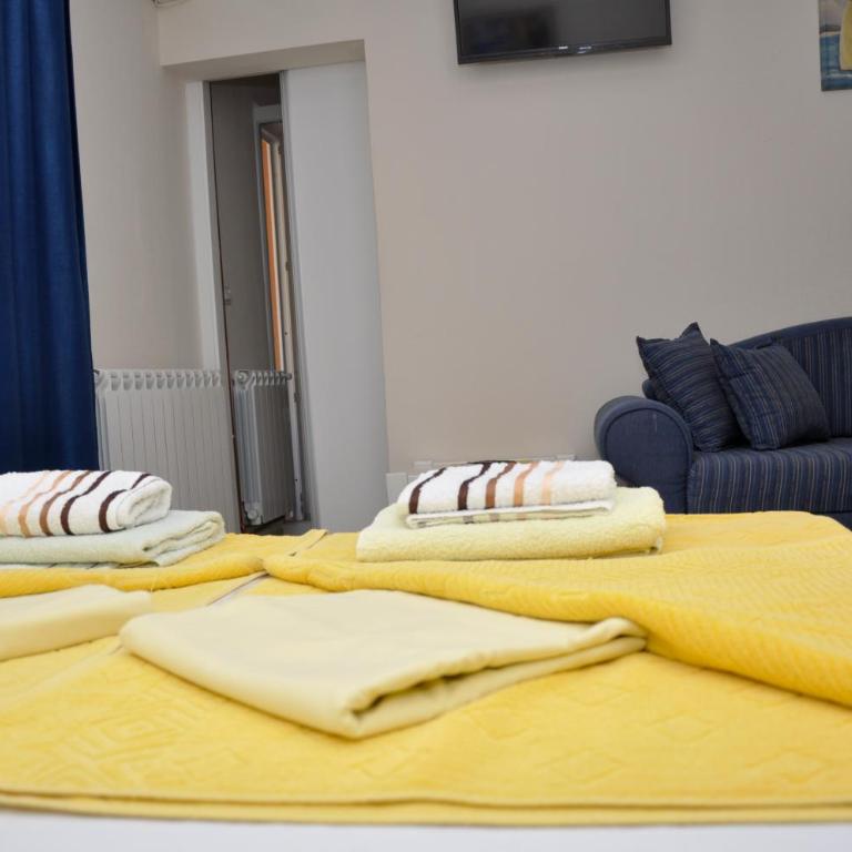 Apartments Radojević - One-Bedroom Apartment with Balcony - 9