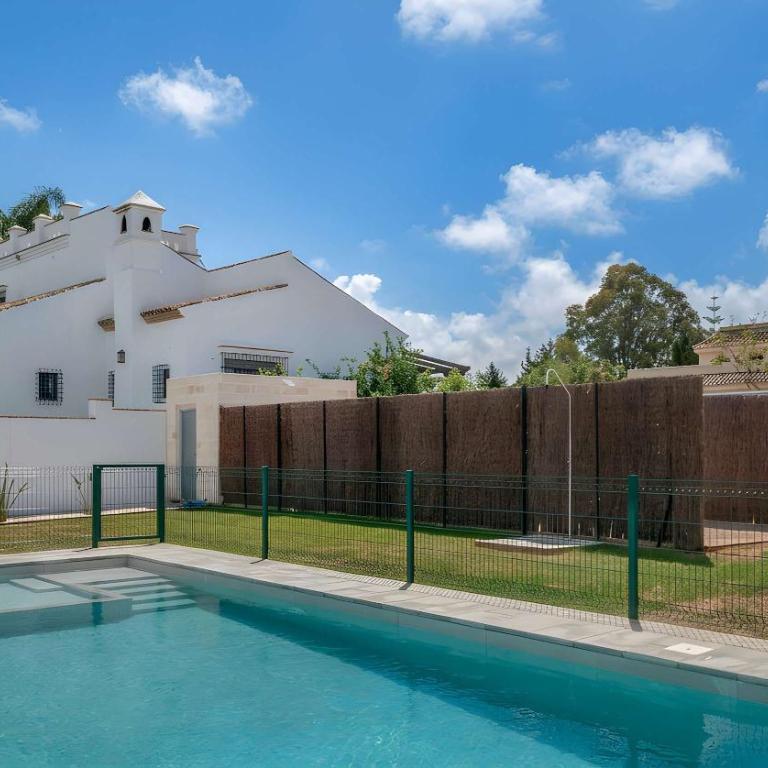 Apartamento cerca del pueblo con piscina compartida parking y jardin privado - Apartment - 3