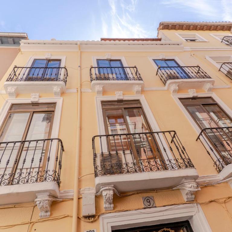 Beautiful Granada Center Apartment - Two-Bedroom Apartment - 13