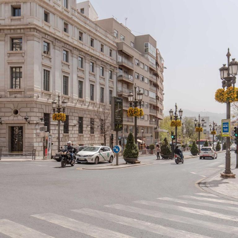 Beautiful Granada Center Apartment - Two-Bedroom Apartment - 32