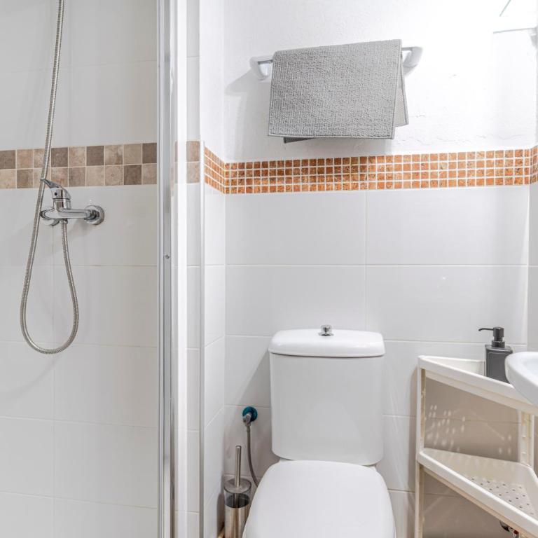 Beautiful Granada Center Apartment - Two-Bedroom Apartment - 45