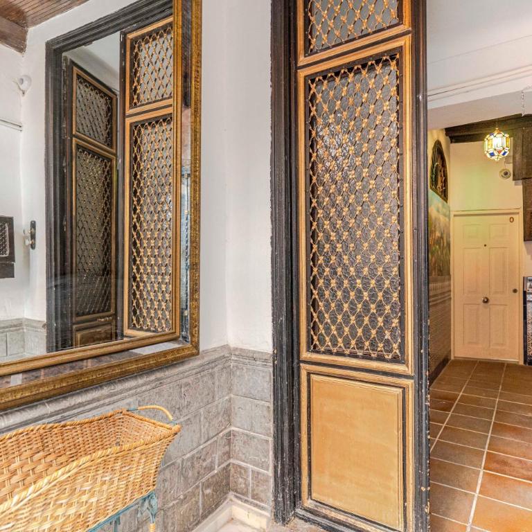 Beautiful Granada Center Apartment - Two-Bedroom Apartment - 50