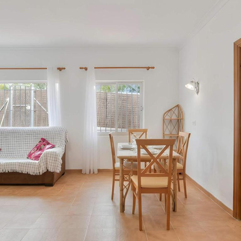 Apartamento cerca del pueblo con piscina compartida parking y jardin privado - Apartment - 8
