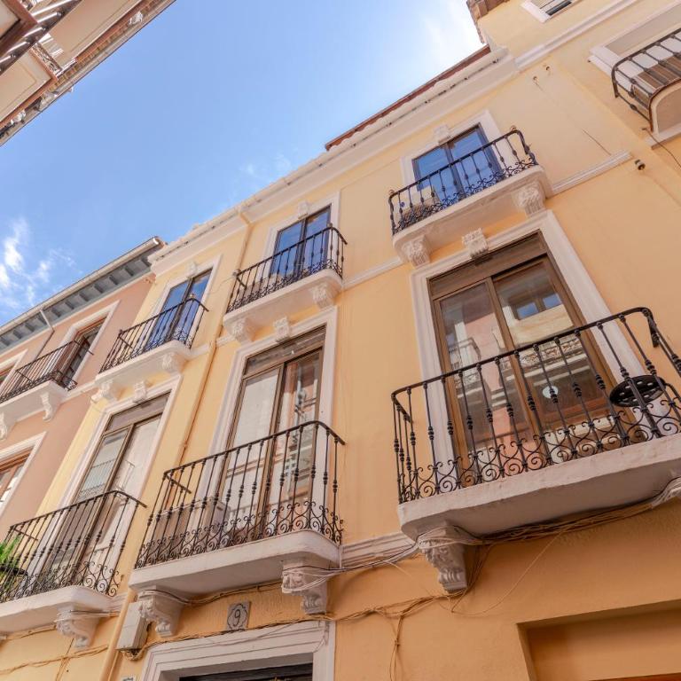 Beautiful Granada Center Apartment - Two-Bedroom Apartment - 70
