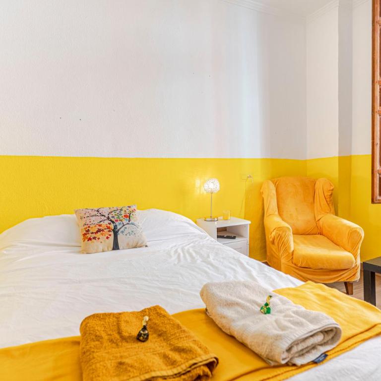 Beautiful Granada Center Apartment - Two-Bedroom Apartment - 73