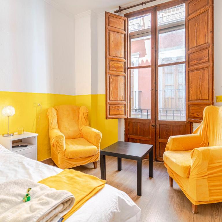 Beautiful Granada Center Apartment - Two-Bedroom Apartment - 79