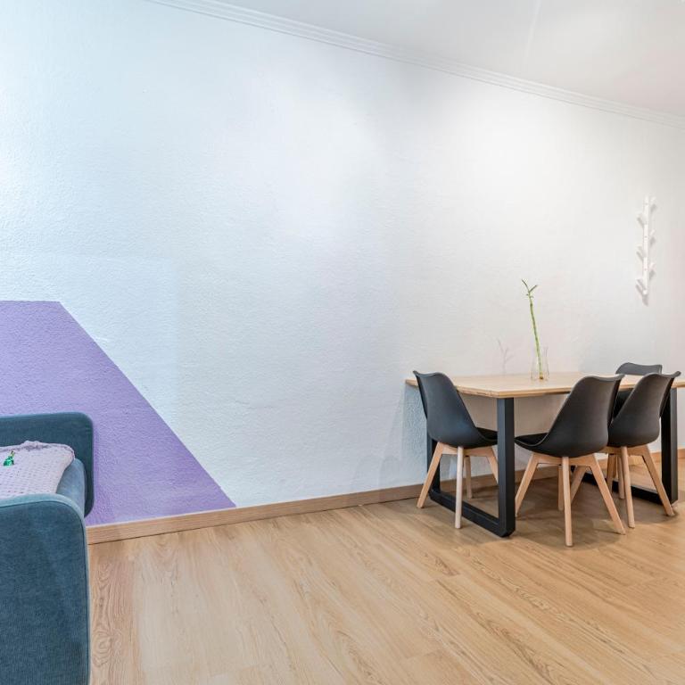 Beautiful Granada Center Apartment - Two-Bedroom Apartment - 97