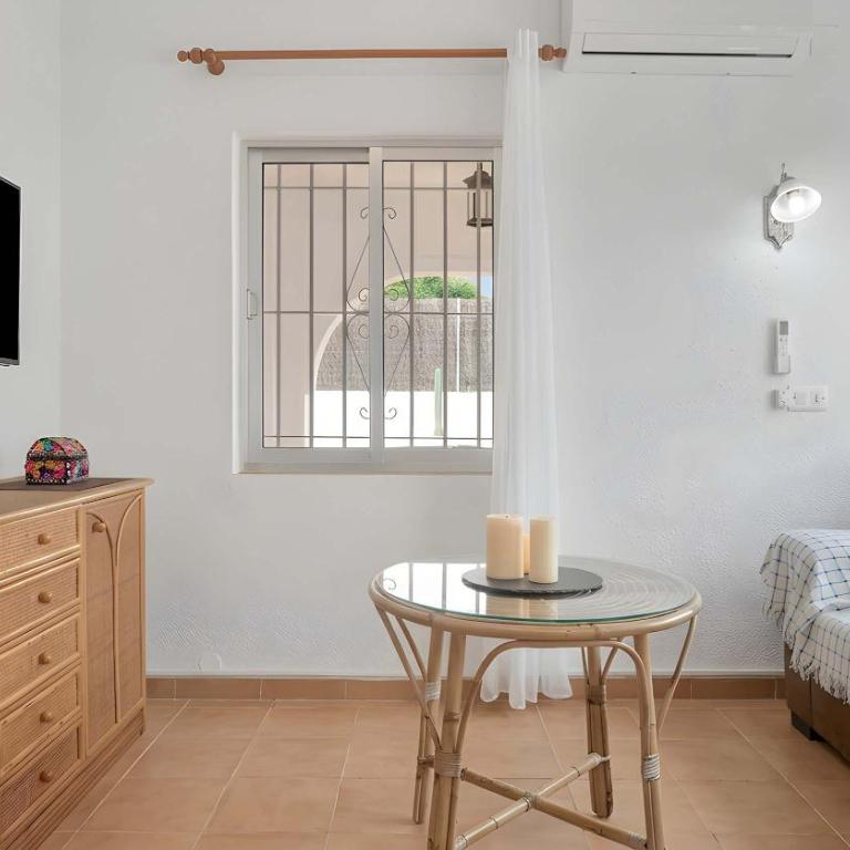Apartamento cerca del pueblo con piscina compartida parking y jardin privado - Apartment - 9