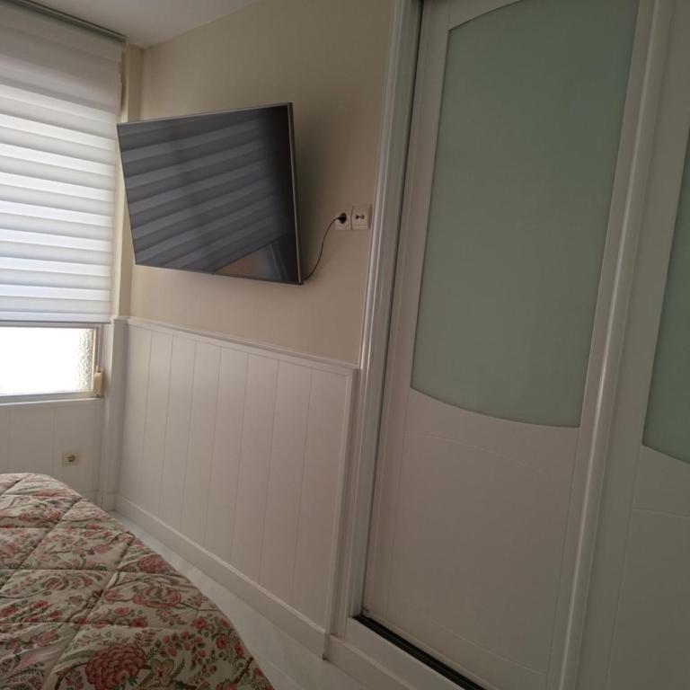 Espectacular vivienda a un minuto andando de la Playa y del Paseo marítimo en Almería - Apartment - 35