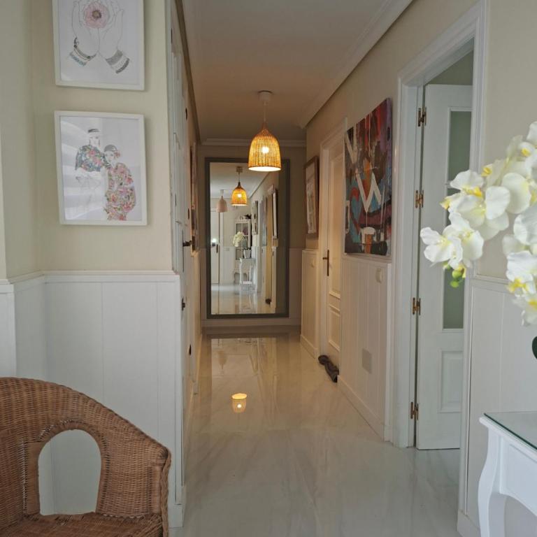 Espectacular vivienda a un minuto andando de la Playa y del Paseo marítimo en Almería - Apartment - 38