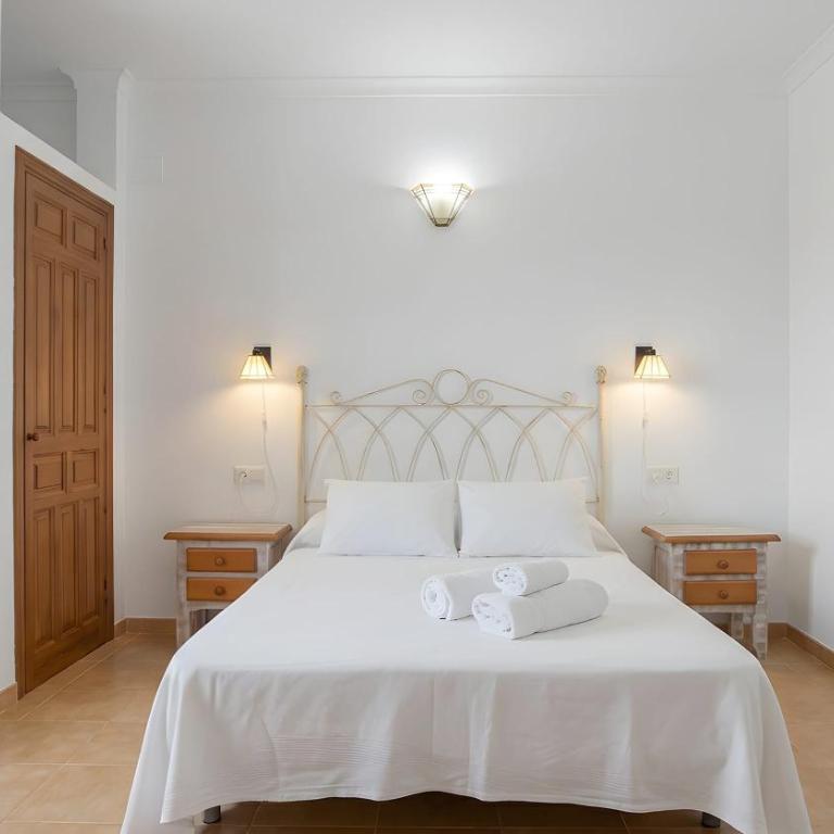 Apartamento cerca del pueblo con piscina compartida parking y jardin privado - Apartment - 16