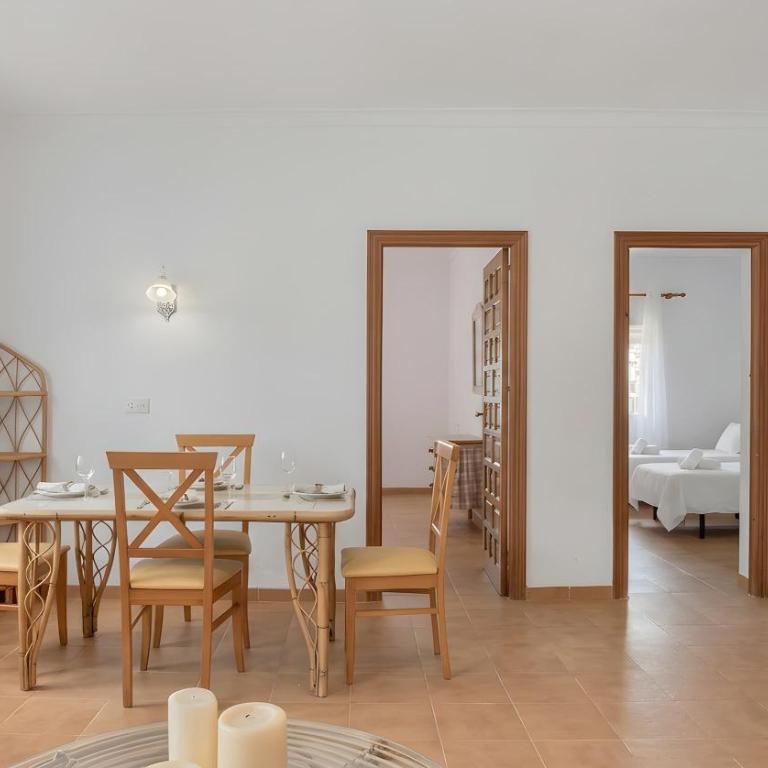 Apartamento cerca del pueblo con piscina compartida parking y jardin privado - Apartment - 17