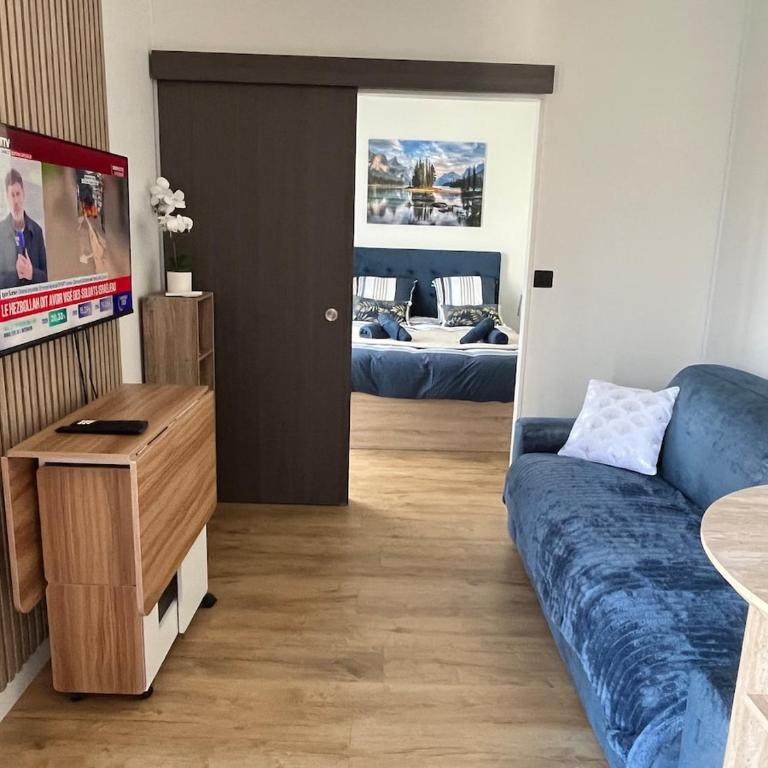 Studio au bord de l eau, proche circuit des 24h - One-Bedroom House - 1
