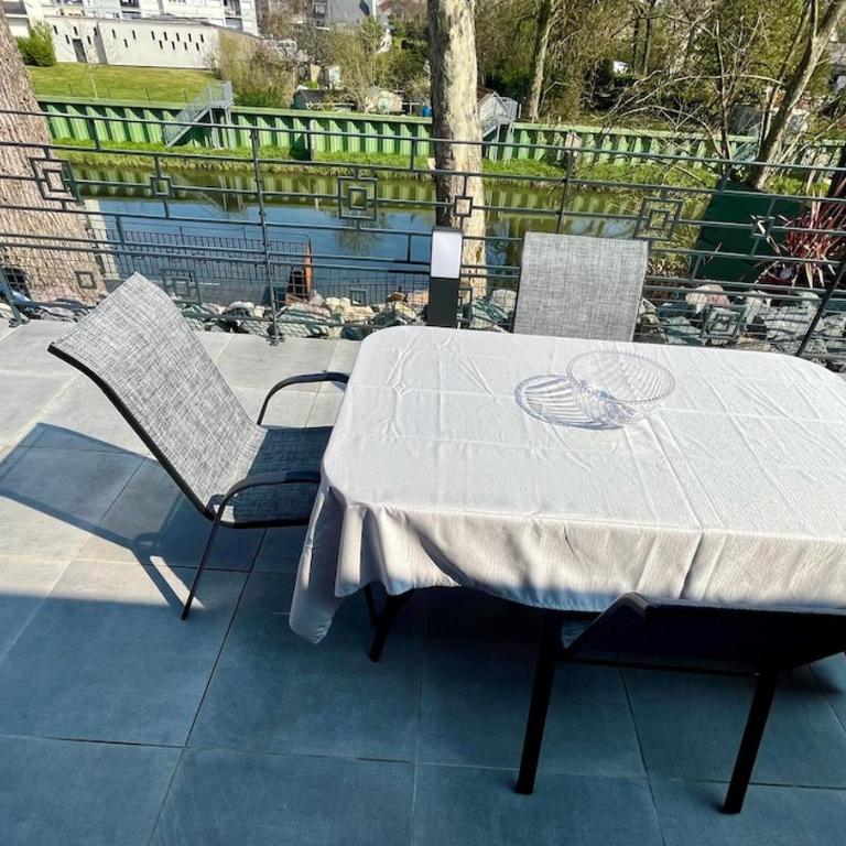 Studio au bord de l eau, proche circuit des 24h - One-Bedroom House - 5