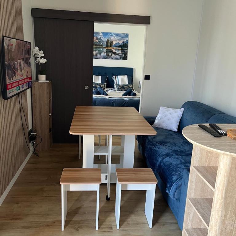 Studio au bord de l eau, proche circuit des 24h - One-Bedroom House - 6
