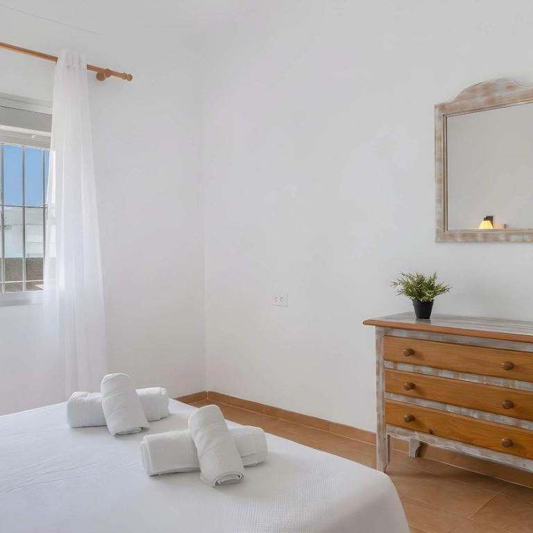 Apartamento cerca del pueblo con piscina compartida parking y jardin privado - Apartment - 20