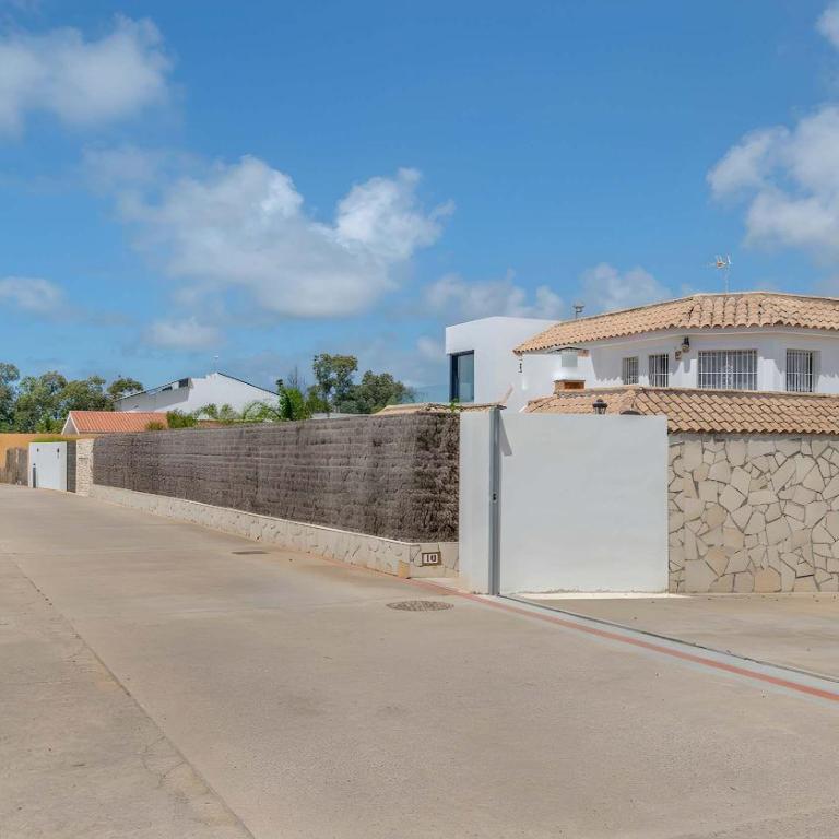 Apartamento cerca del pueblo con piscina compartida parking y jardin privado - Apartment - 27