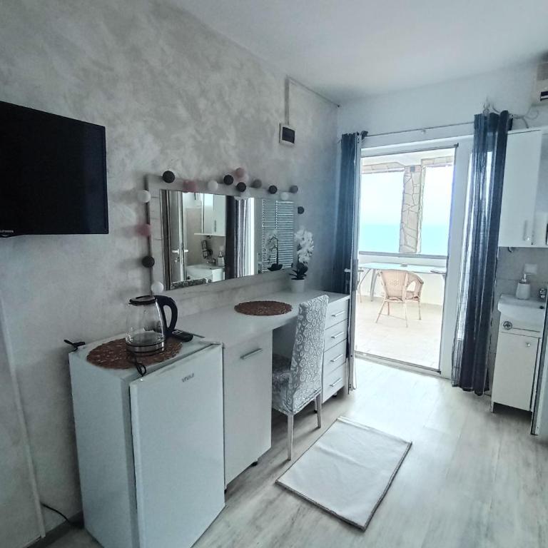 Guesthouse Oase Emi - Double Room with Sea View - 4