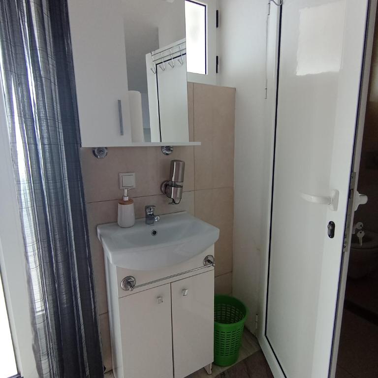 Guesthouse Oase Emi - Double Room with Sea View - 6