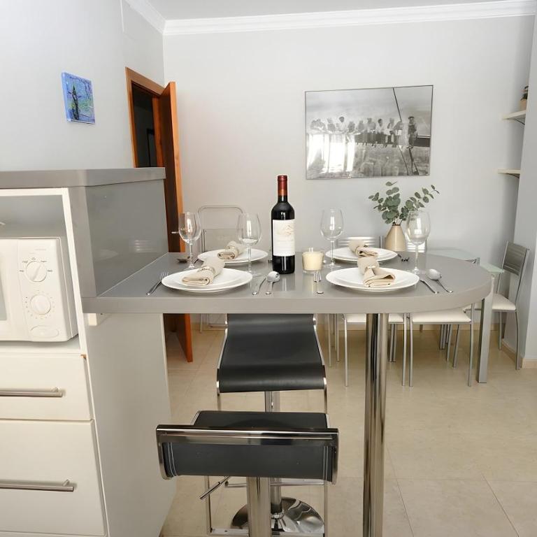 Apartamento centro de conil muy amplio Solo alquillamos familias parejas - Appartement - 3