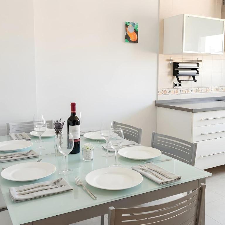 Apartamento centro de conil muy amplio Solo alquillamos familias parejas - Appartement - 11