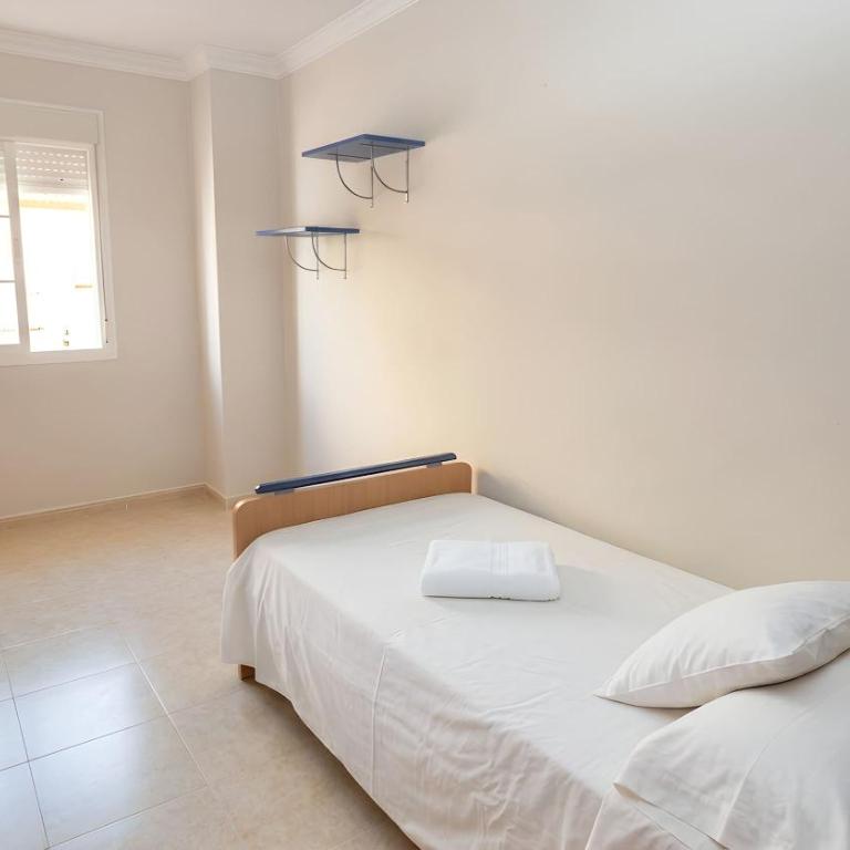 Apartamento centro de conil muy amplio Solo alquillamos familias parejas - Appartement - 13