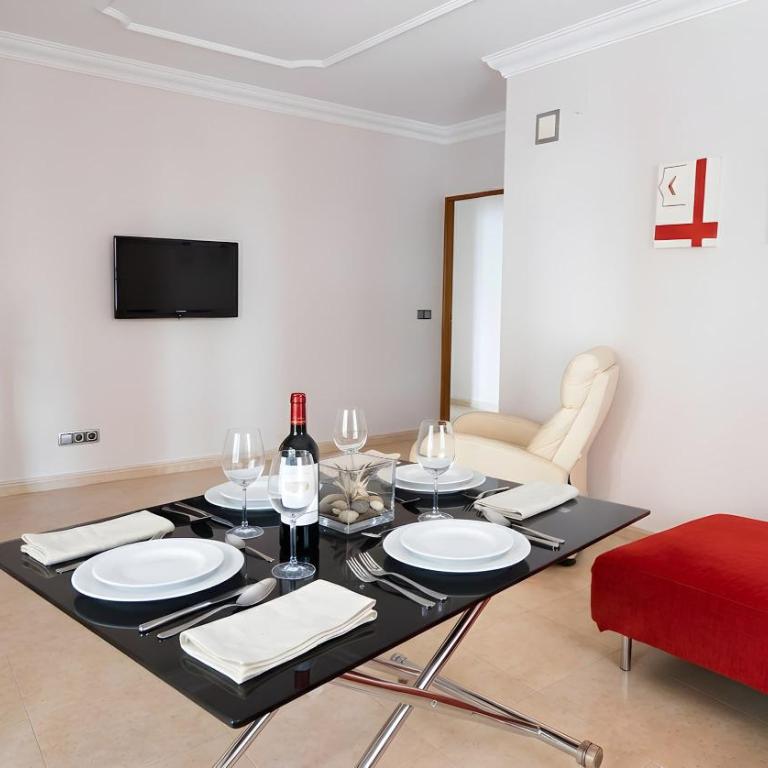 Apartamento centro de conil muy amplio Solo alquillamos familias parejas - Appartement - 12