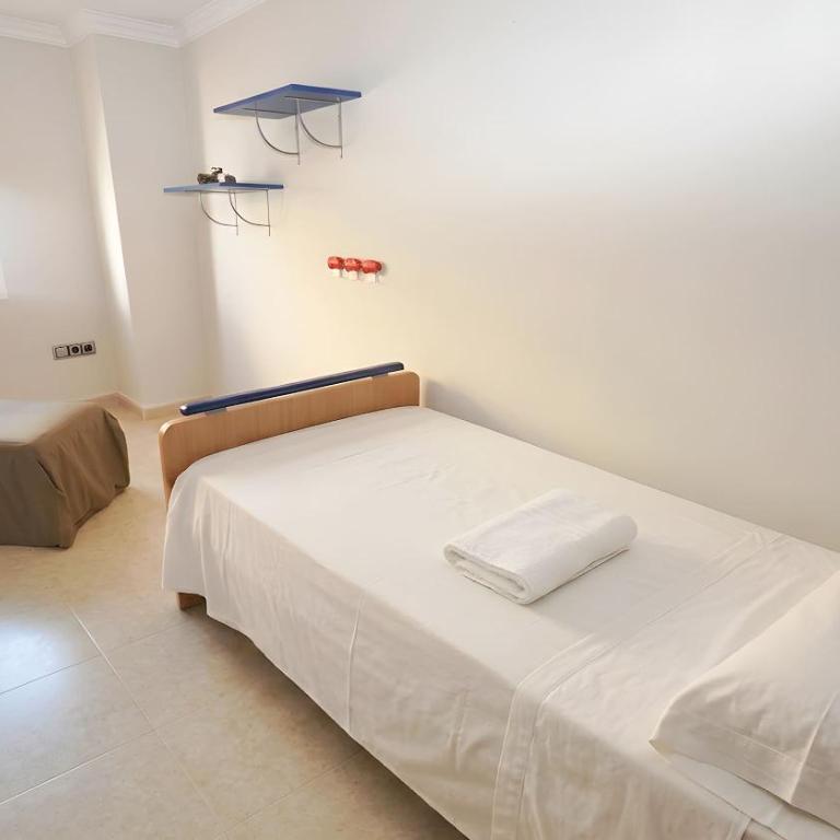Apartamento centro de conil muy amplio Solo alquillamos familias parejas - Appartement - 14