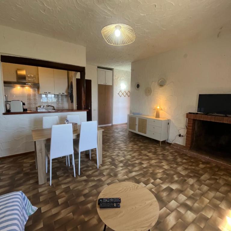 APPARTAMENTI BIANCANEVE by VILLA AUREA CAV - Appartamento con 2 Camere da Letto e Terrazza - 4
