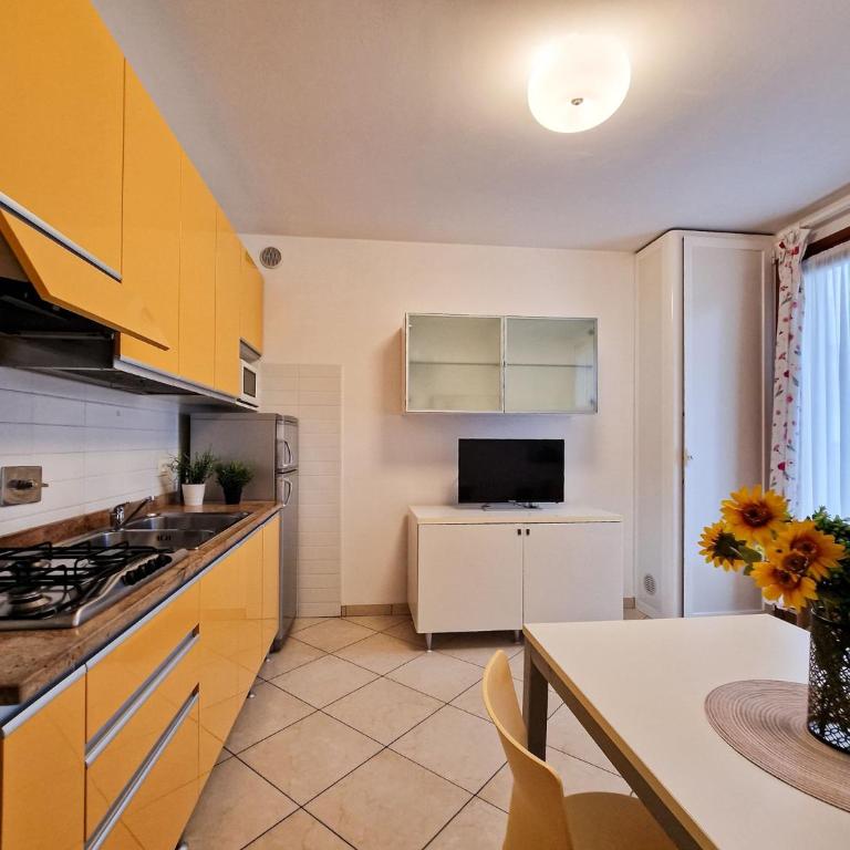Relaxing garden flat with pool near the beach - Appartamento - 3