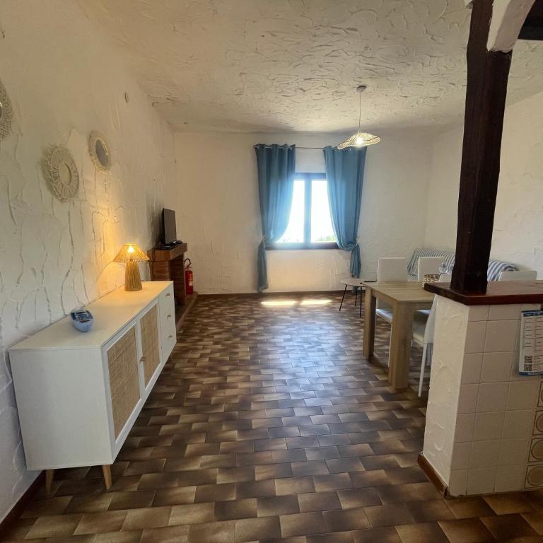 APPARTAMENTI BIANCANEVE by VILLA AUREA CAV - Appartamento con 2 Camere da Letto e Terrazza - 2