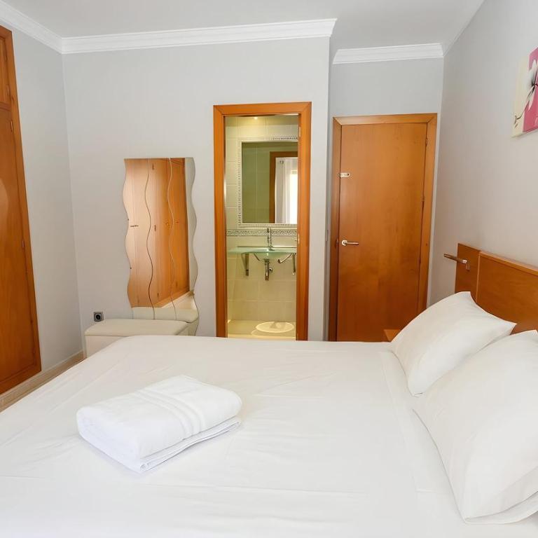 Apartamento centro de conil muy amplio Solo alquillamos familias parejas - Appartement - 25