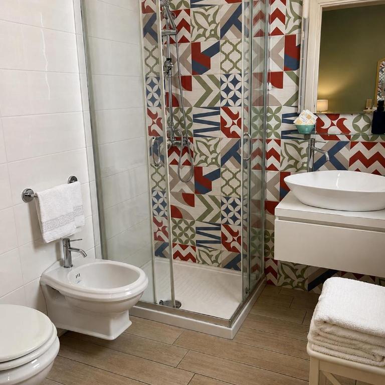 Ciao Ciao Rooms - Camera Matrimoniale con Bagno Privato e Vista Interna - 5