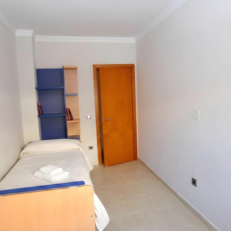 Apartamento centro de conil muy amplio Solo alquillamos familias parejas - Appartement - 18