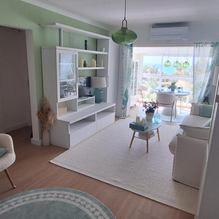 Aux ISSAMBRES, à 300 m de la Mer, Pour 4 Personnes, Maison rénovée de 50 m2,Vue mer panoramique ,La RomAga haut - Maison 1 Chambre - 11