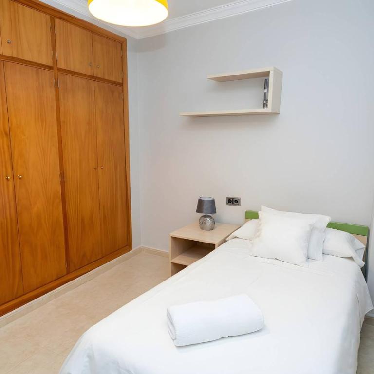 Apartamento centro de conil muy amplio Solo alquillamos familias parejas - Appartement - 21
