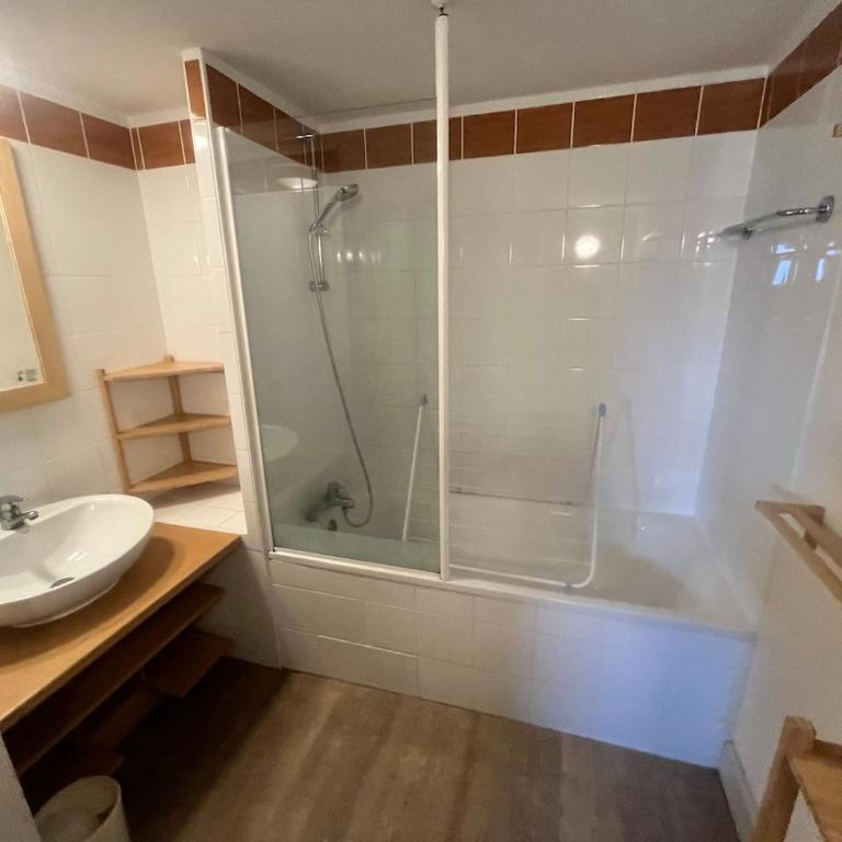 Duplex rénové, 10 couchages, piscine et sauna - Apartment - 23