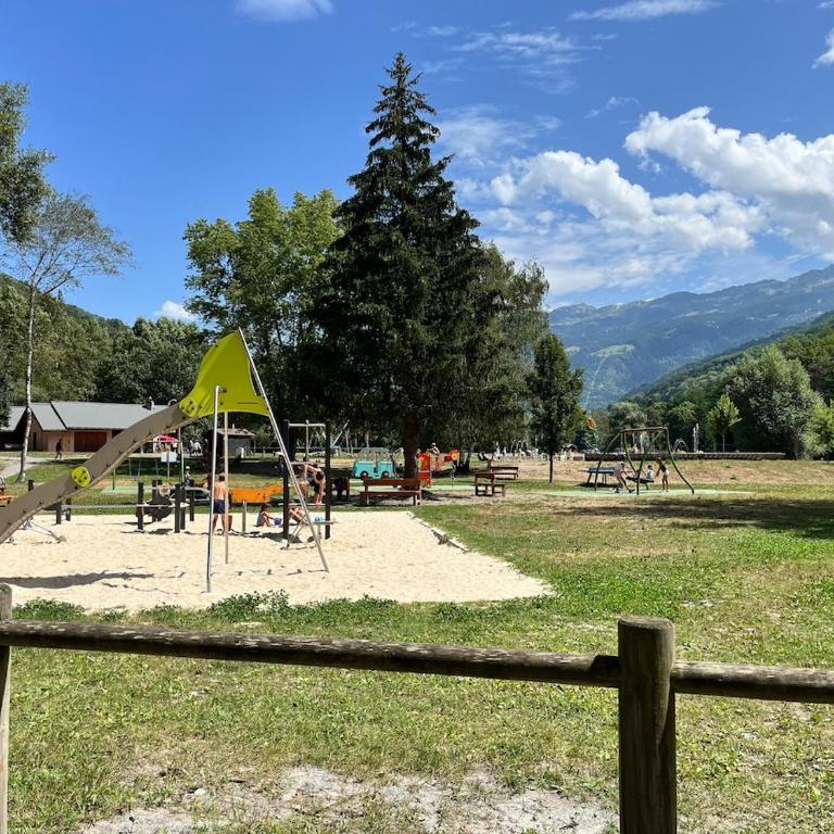 Duplex rénové, 10 couchages, piscine et sauna - Apartment - 65