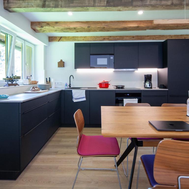 Landhaus Auerling, Chalet am Wald mit Sauna, Kamin & Garten - Chalet mit 3 Schlafzimmern - 19