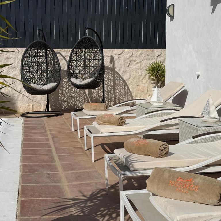 Stylish Villa Near the Beach in Marbella - Villa - 28