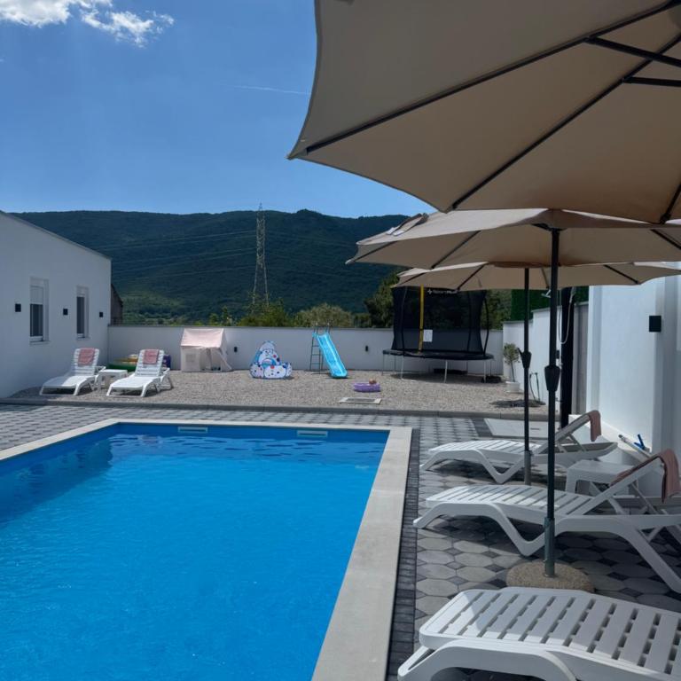 Hubby Resort - Two-Bedroom House - 1