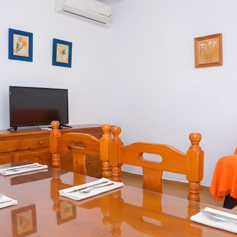 Apartamento con Balcon Garaje Aire acondicionado centrico solo fse alquila a Familia y Parejas - Appartement - 3