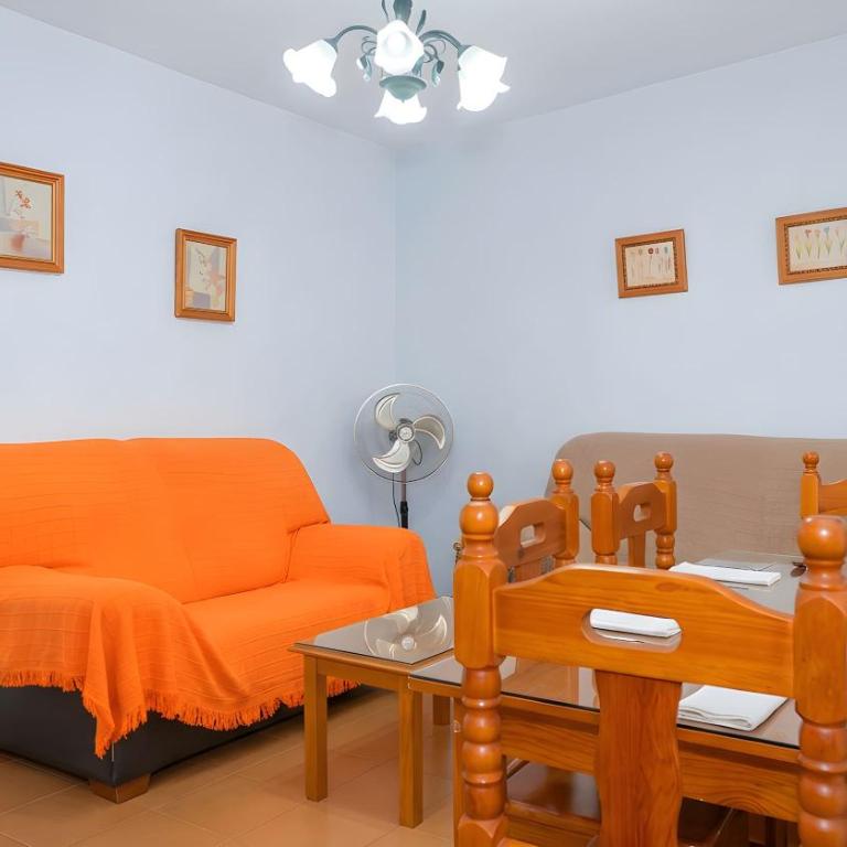Apartamento con Balcon Garaje Aire acondicionado centrico solo fse alquila a Familia y Parejas - Appartement - 5