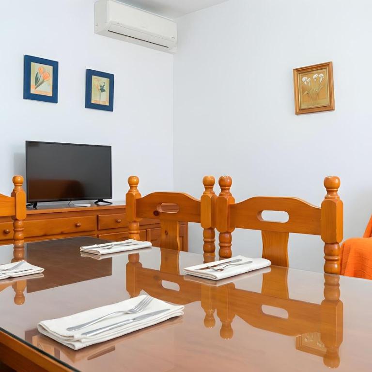 Apartamento con Balcon Garaje Aire acondicionado centrico solo fse alquila a Familia y Parejas - Appartement - 6