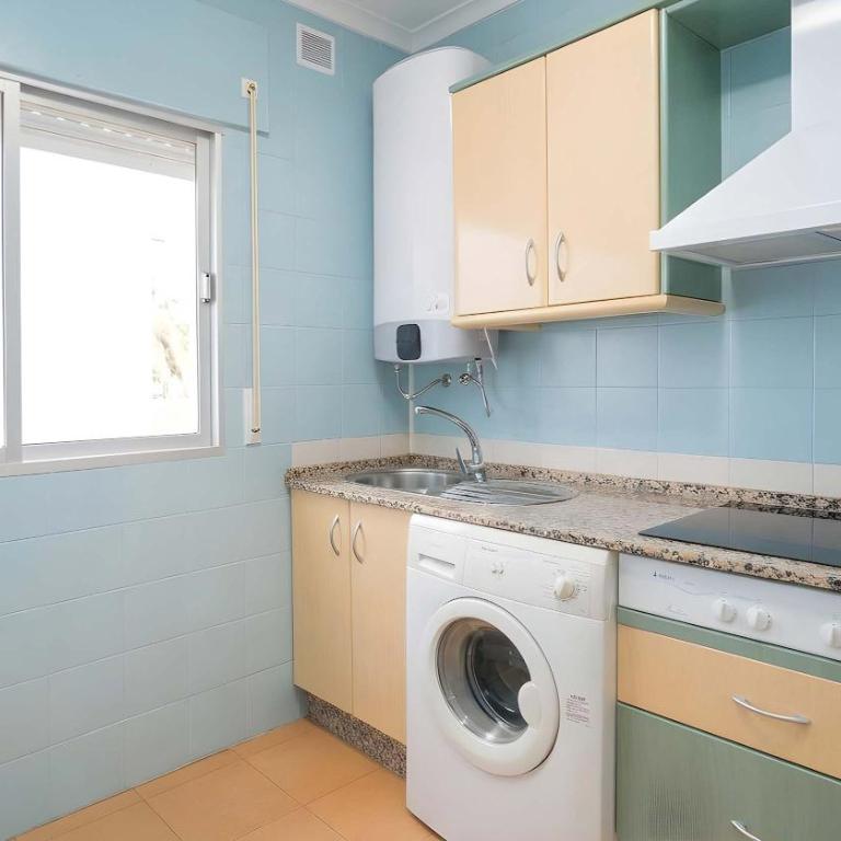 Apartamento con Balcon Garaje Aire acondicionado centrico solo fse alquila a Familia y Parejas - Appartement - 17