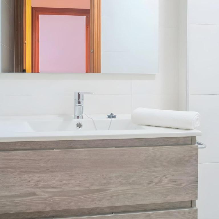Apartamento con Balcon Garaje Aire acondicionado centrico solo fse alquila a Familia y Parejas - Appartement - 19