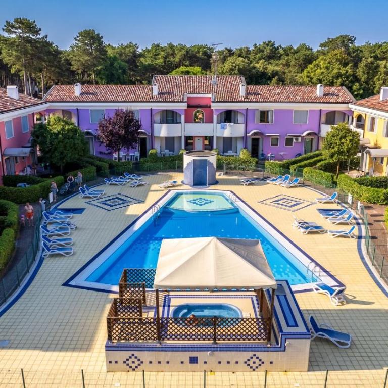 Ground-floor apartment with garden and pool access - Appartamento - 21