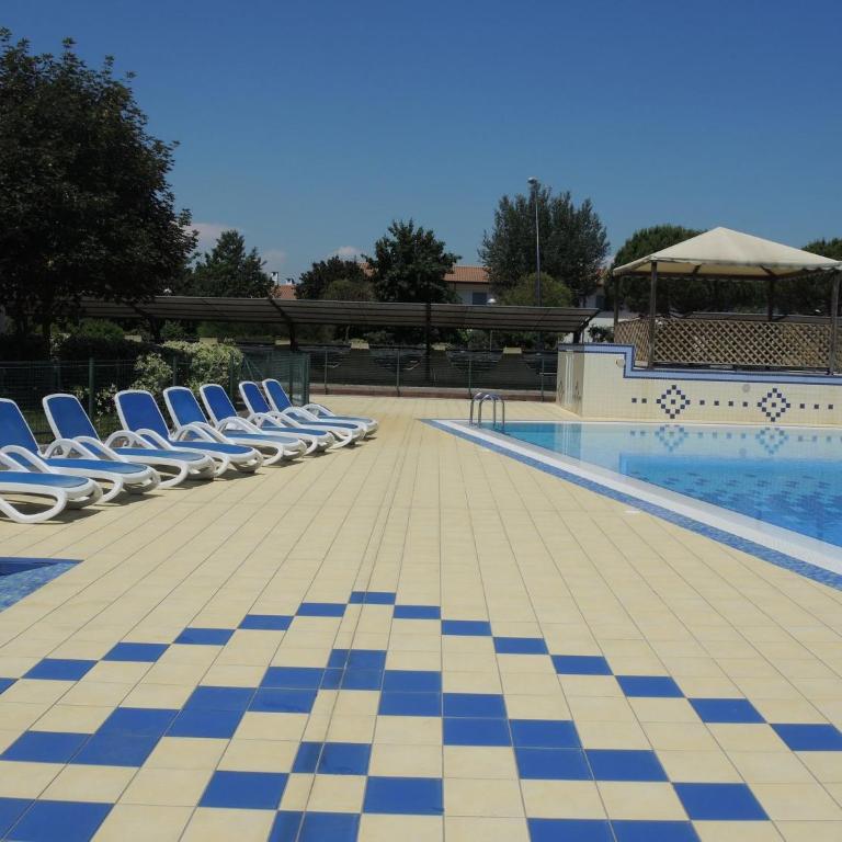 Ground-floor apartment with garden and pool access - Appartamento - 22